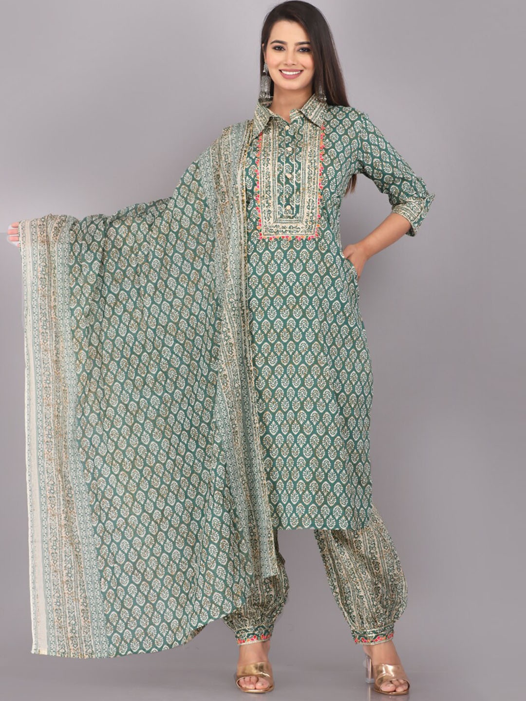 KALINI Ethnic Motifs Printed Gotta Patti Straight Kurta & Harem Pants with Dupatta, Green
KALINI Ethnic Motifs Printed Gotta Patti Straight Kurta & Harem Pants with Dupatta, Green