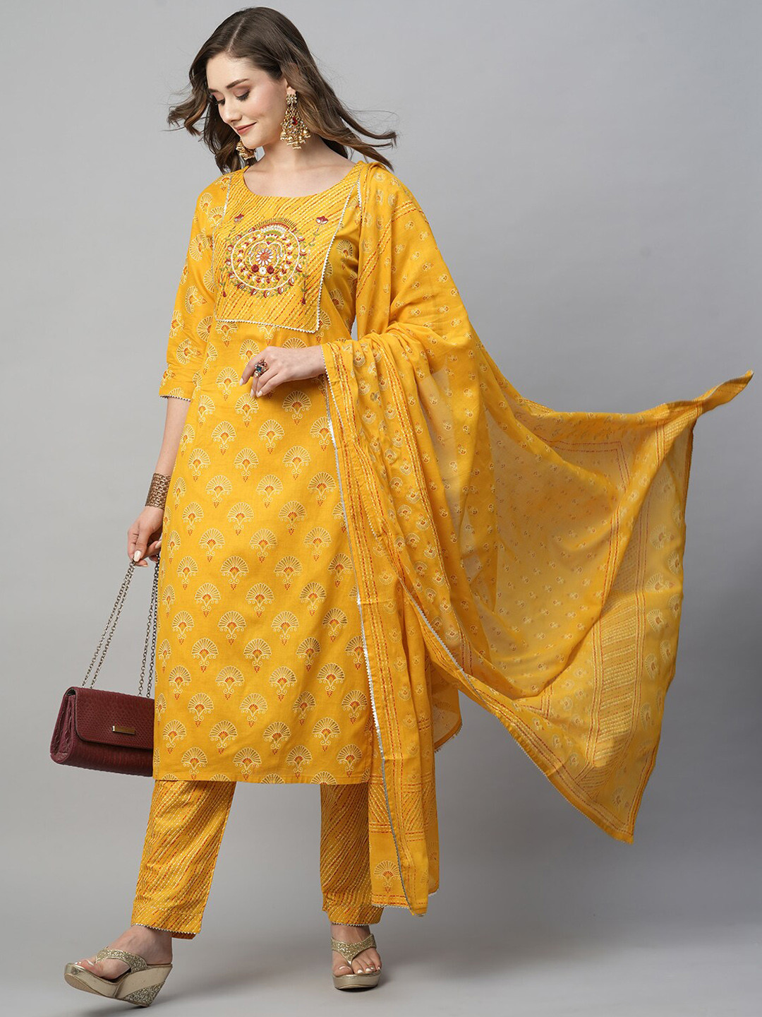Kiana Ethnic Motifs Three-Quarter Sleeves Gotta Patti Kurta Set With Dupatta, Yellow
Kiana Ethnic Motifs Three-Quarter Sleeves Gotta Patti Kurta Set With Dupatta, Yellow