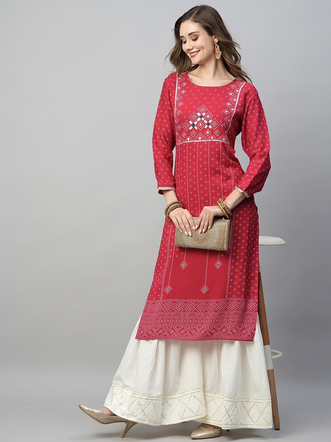Kiana Round Neck Ethnic Motifs Printed Regular Thread Work Kurta with Sharara, Red
Kiana Round Neck Ethnic Motifs Printed Regular Thread Work Kurta with Sharara, Red