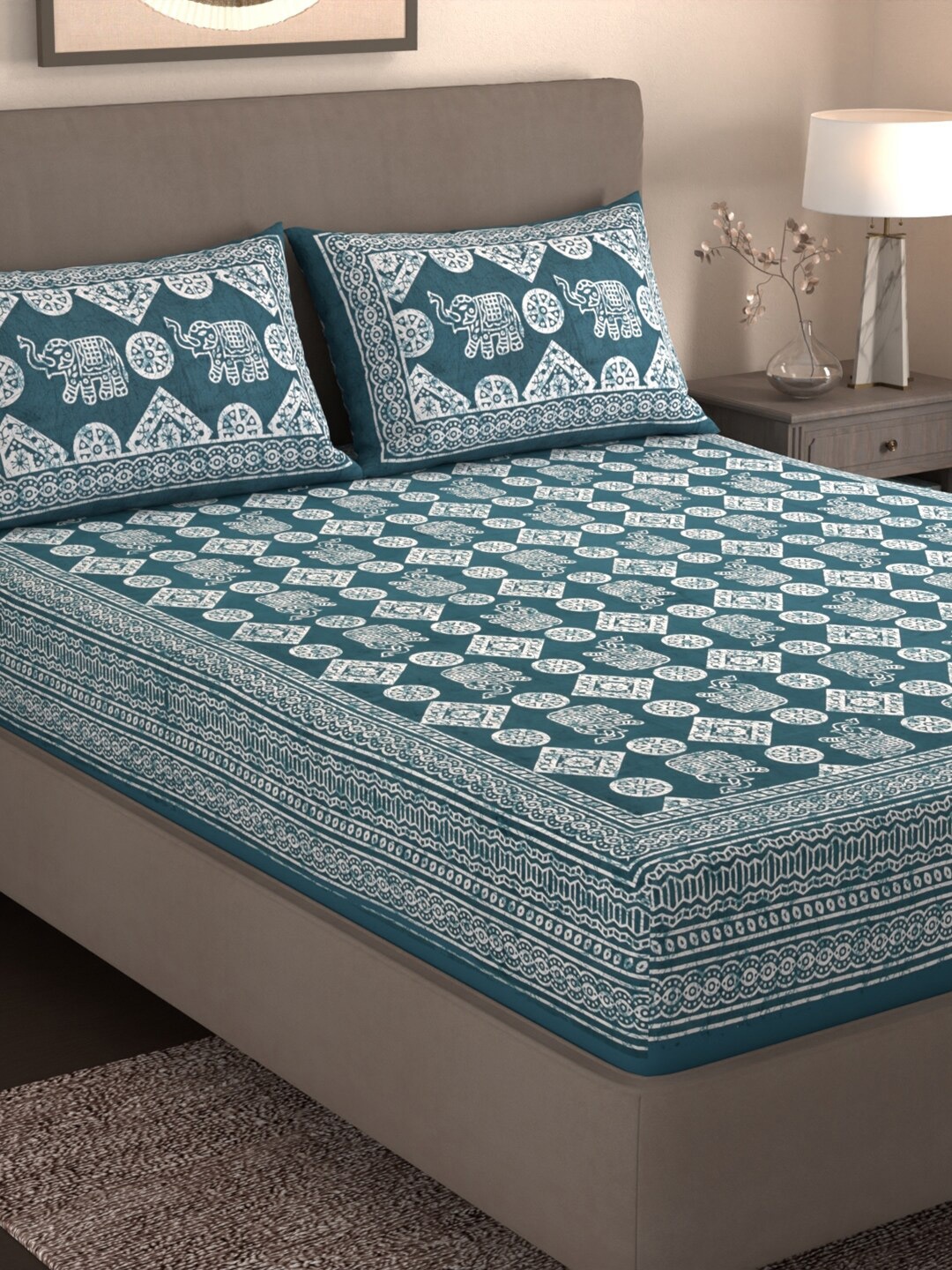 Varde Green & White Ethnic Motifs Printed 210 TC Cotton King Bedsheet Set 2.25 m x 2.50 m
Varde Green & White Ethnic Motifs Printed 210 TC Cotton King Bedsheet Set 2.25 m x 2.50 m