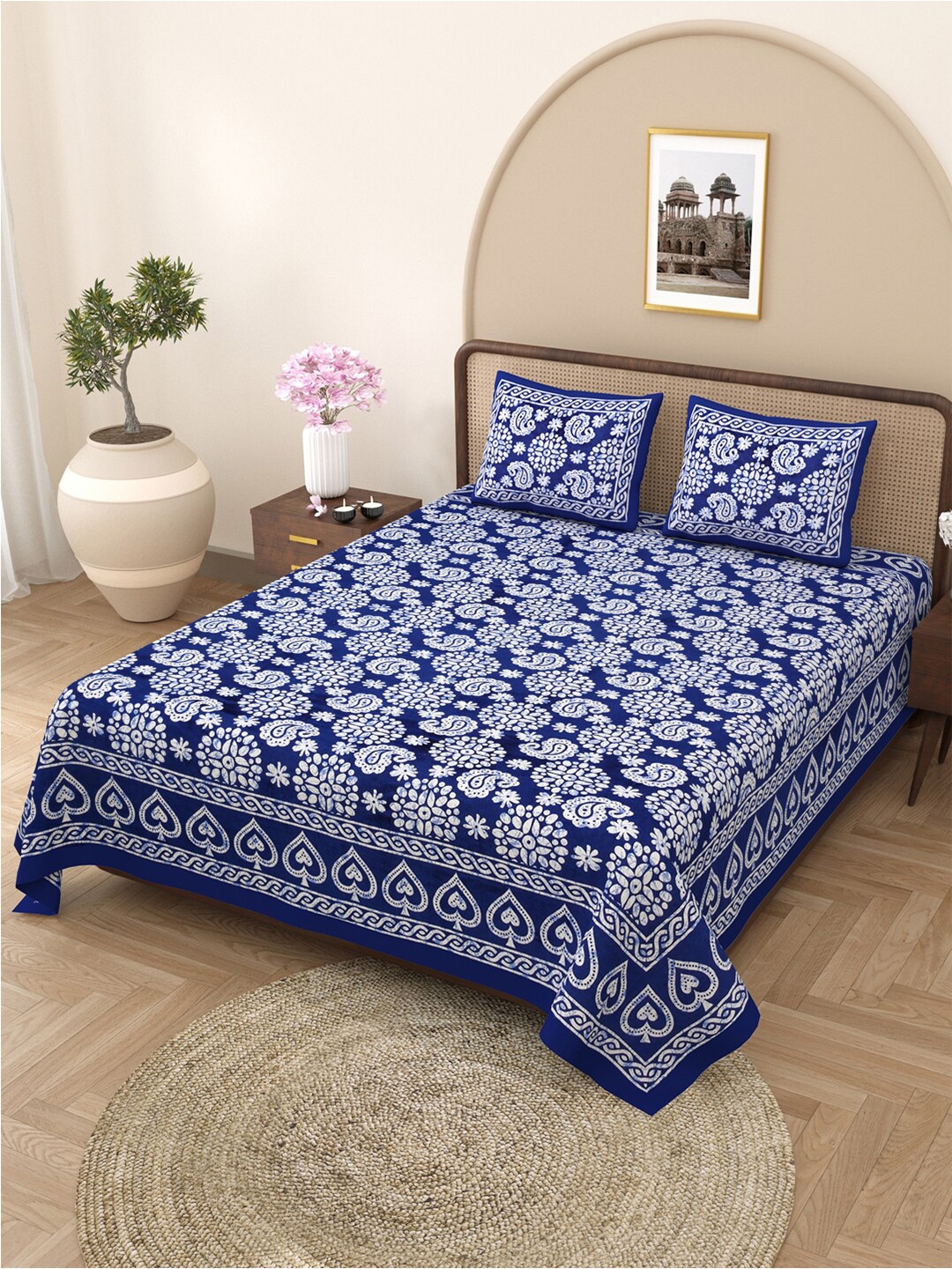 Varde All Seasons Blue & White Printed Cotton 210 TC King Bedsheet with 2 Pillow Covers
Varde All Seasons Blue & White Printed Cotton 210 TC King Bedsheet with 2 Pillow Covers