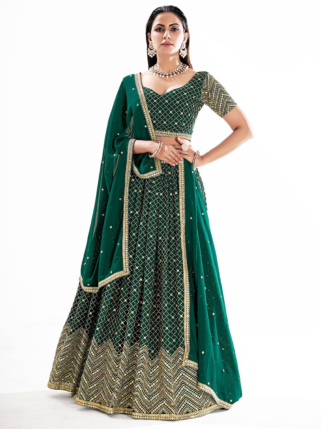 SHOPGARB Embroidered Sequinned Semi-Stitched Lehenga & Unstitched Blouse With Dupatta, Green
SHOPGARB Embroidered Sequinned Semi-Stitched Lehenga & Unstitched Blouse With Dupatta, Green