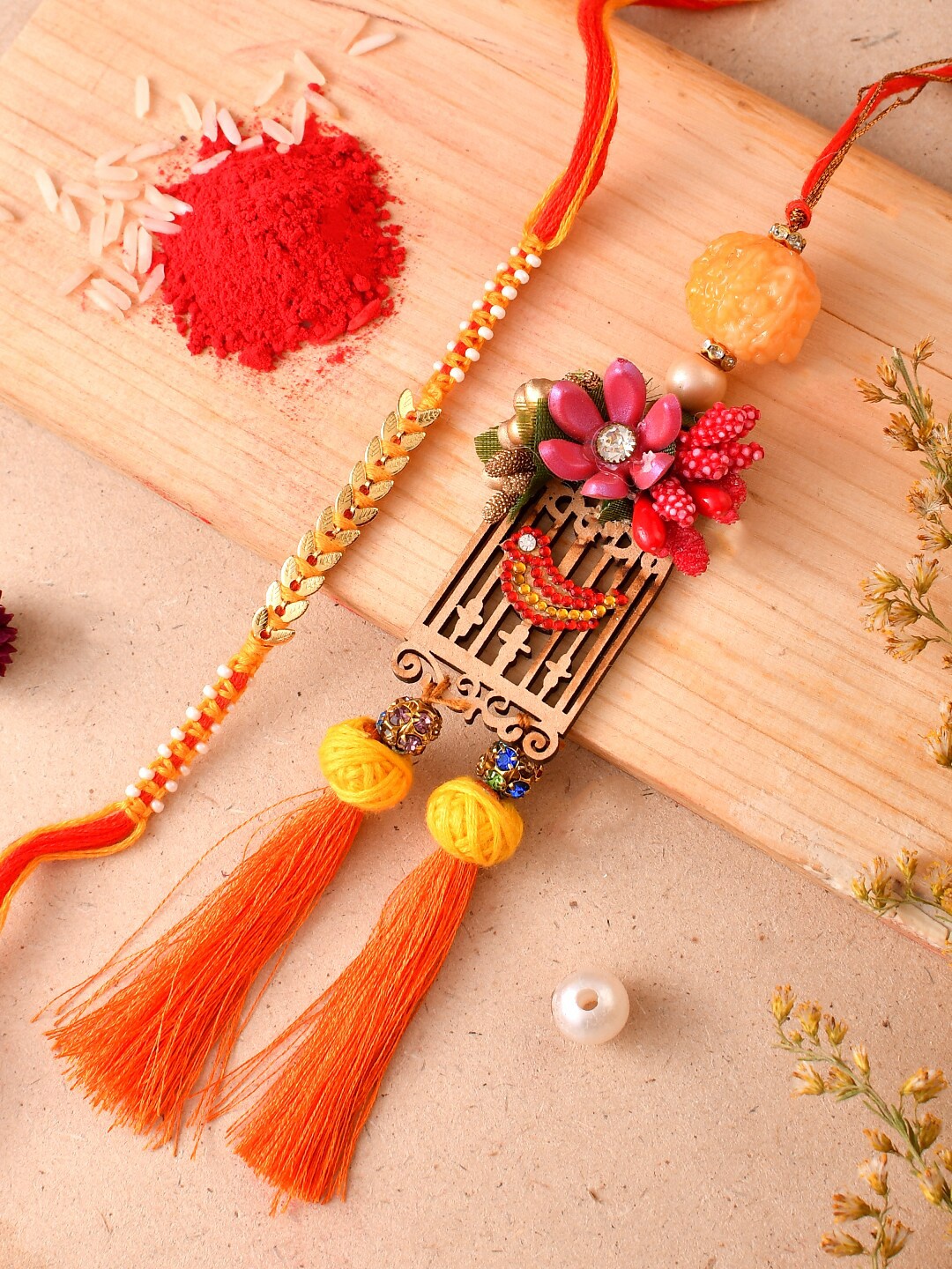 Aapno Rajasthan Set Of 2 Metal & MDF Crafted Orange Chirping Birds Bhaiya Bhabhi Rakhi
Aapno Rajasthan Set Of 2 Metal & MDF Crafted Orange Chirping Birds Bhaiya Bhabhi Rakhi
