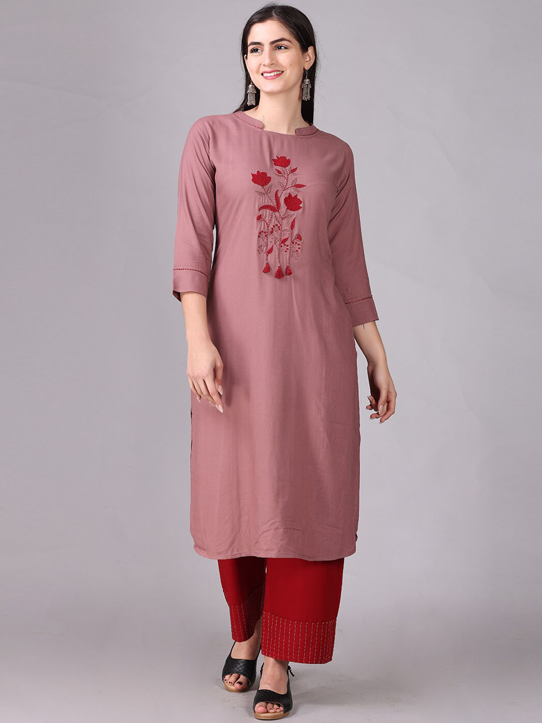 Elthia Round Neck Floral yoke Design Thread Work Straight Kurta with Palazzos, Purple
Elthia Round Neck Floral yoke Design Thread Work Straight Kurta with Palazzos, Purple