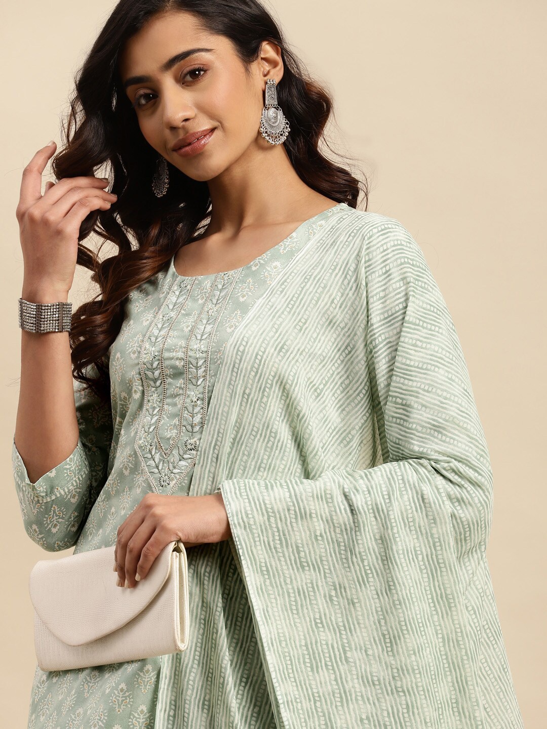 Sangria Green Ethnic Motifs Printed Thread Work Pure Cotton Kurta With Trousers & Dupatta
Sangria Green Ethnic Motifs Printed Thread Work Pure Cotton Kurta With Trousers & Dupatta