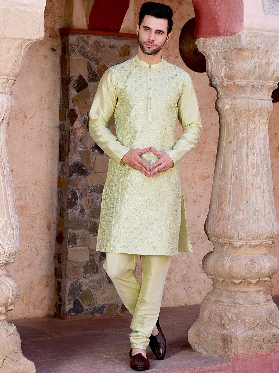 HOUSE OF DEYANN Ethnic Motifs Embroidered Sequined Work Dupion Silk Kurta with Churidar, Green
HOUSE OF DEYANN Ethnic Motifs Embroidered Sequined Work Dupion Silk Kurta with Churidar, Green