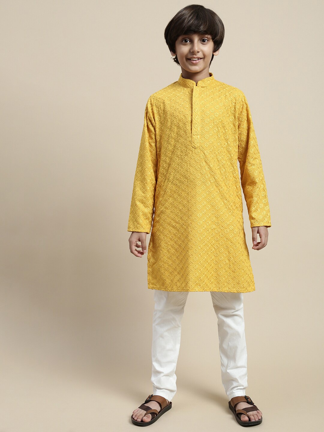 Sanwara Boys Ethnic Motifs Embroidered Regular Chikankari Kurta With Pyjamas, Yellow
Sanwara Boys Ethnic Motifs Embroidered Regular Chikankari Kurta With Pyjamas, Yellow