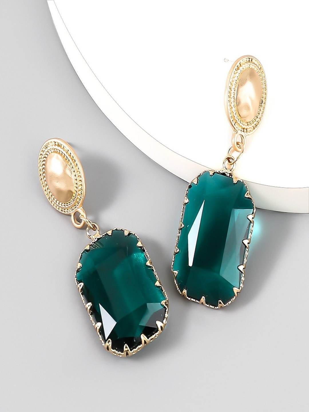 AQUASTREET Trendy Green Crystal Gold Plated Alloy Rhinestone Geometric Drop Dangle Earring
AQUASTREET Trendy Green Crystal Gold Plated Alloy Rhinestone Geometric Drop Dangle Earring
