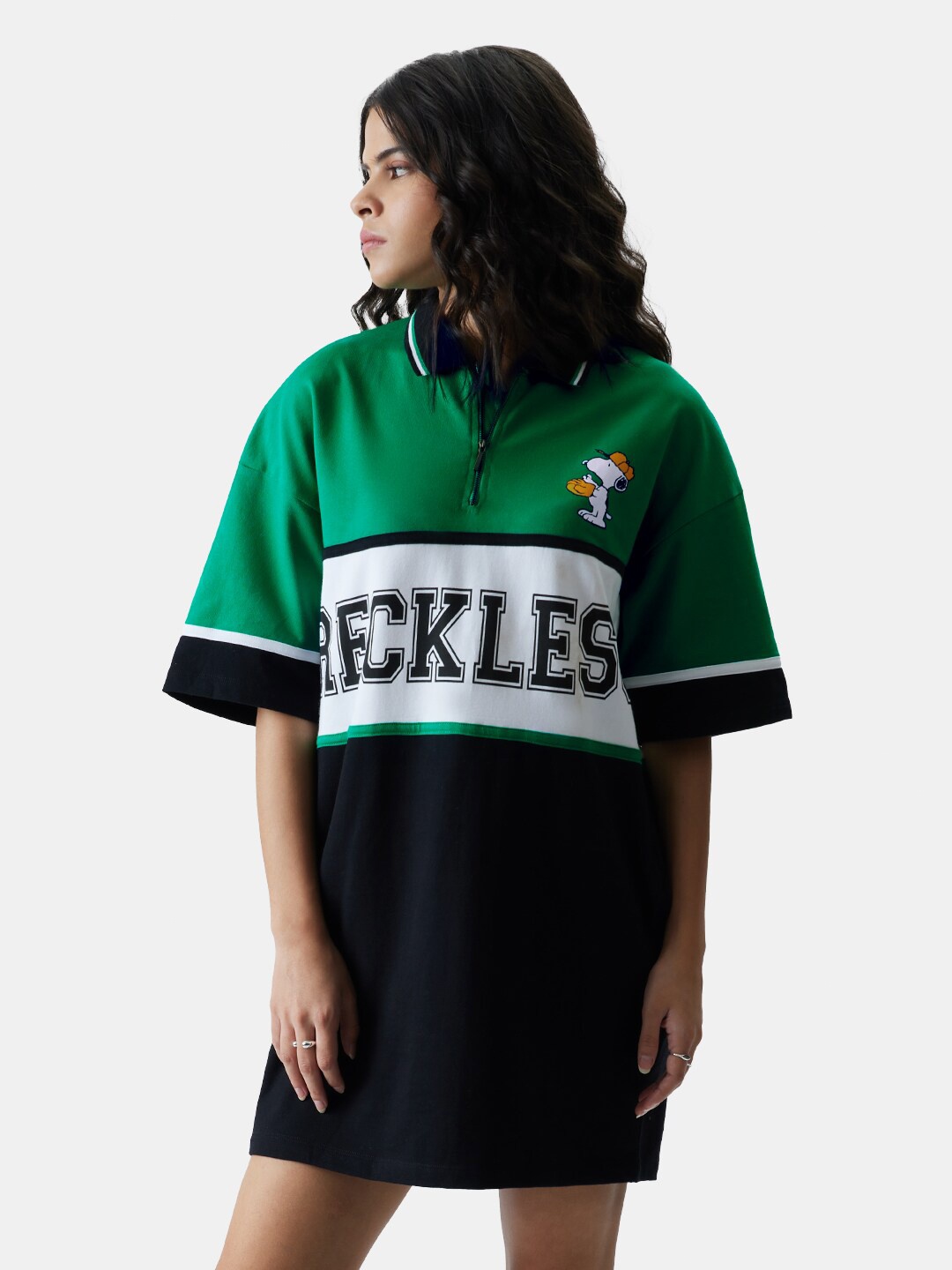 The Souled Store Green & Black Colourblock Drop Shoulder Sleeves Pure Cotton T-shirt Dress
The Souled Store Green & Black Colourblock Drop Shoulder Sleeves Pure Cotton T-shirt Dress