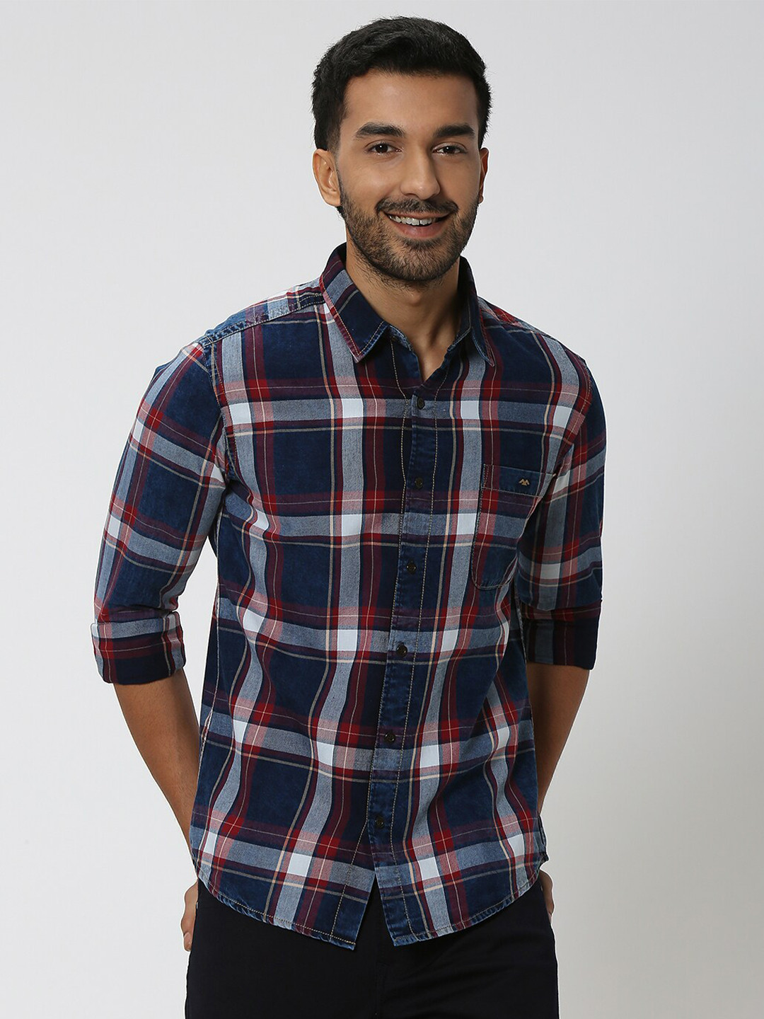 Mufti Slim Fit Tartan Checks Spread Collar Long sleeve Pocket Cotton Casual Shirt, Navy blue
Mufti Slim Fit Tartan Checks Spread Collar Long sleeve Pocket Cotton Casual Shirt, Navy blue