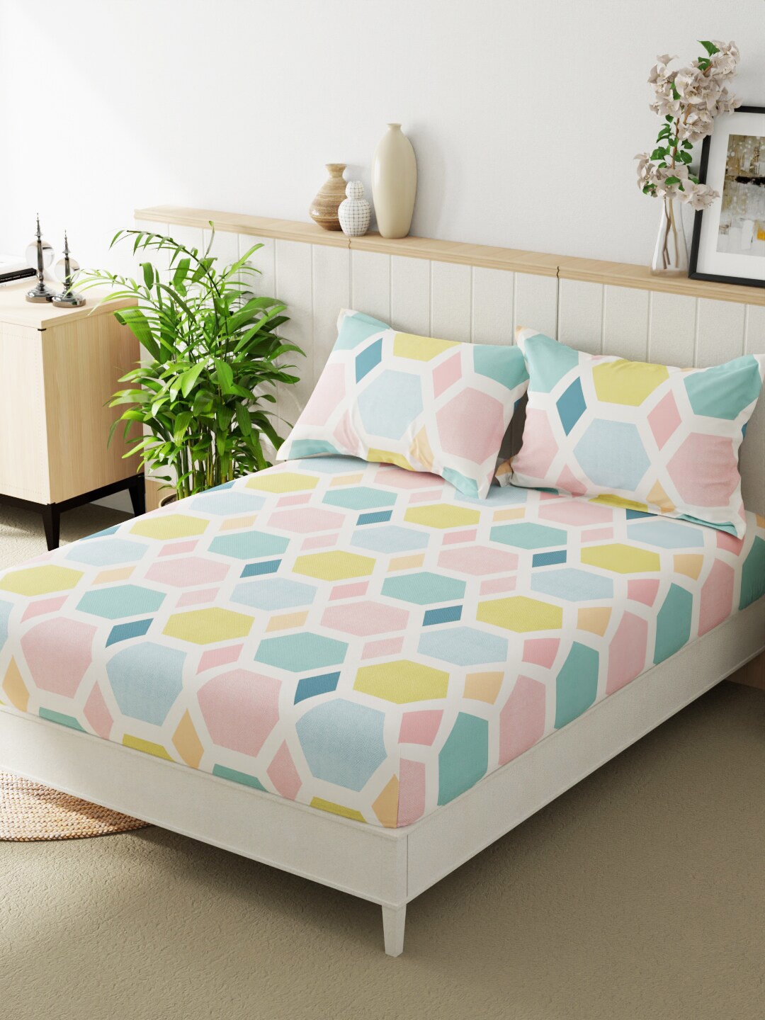 BIANCA Beumonte White & Blue Printed Cotton 152 TC Queen Bedsheet with 2 Pillow Covers
BIANCA Beumonte White & Blue Printed Cotton 152 TC Queen Bedsheet with 2 Pillow Covers