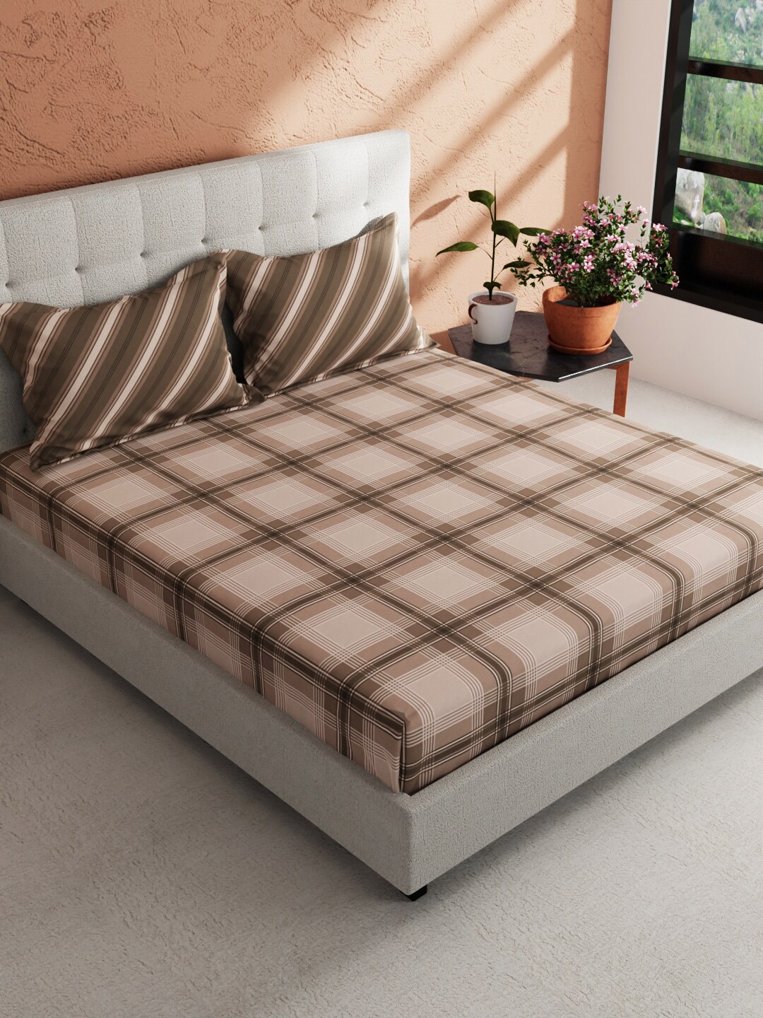 BIANCA Giodeno Brown & Black Geometric Cotton 144 TC King Bedsheet With 2 Pillow Covers
BIANCA Giodeno Brown & Black Geometric Cotton 144 TC King Bedsheet With 2 Pillow Covers