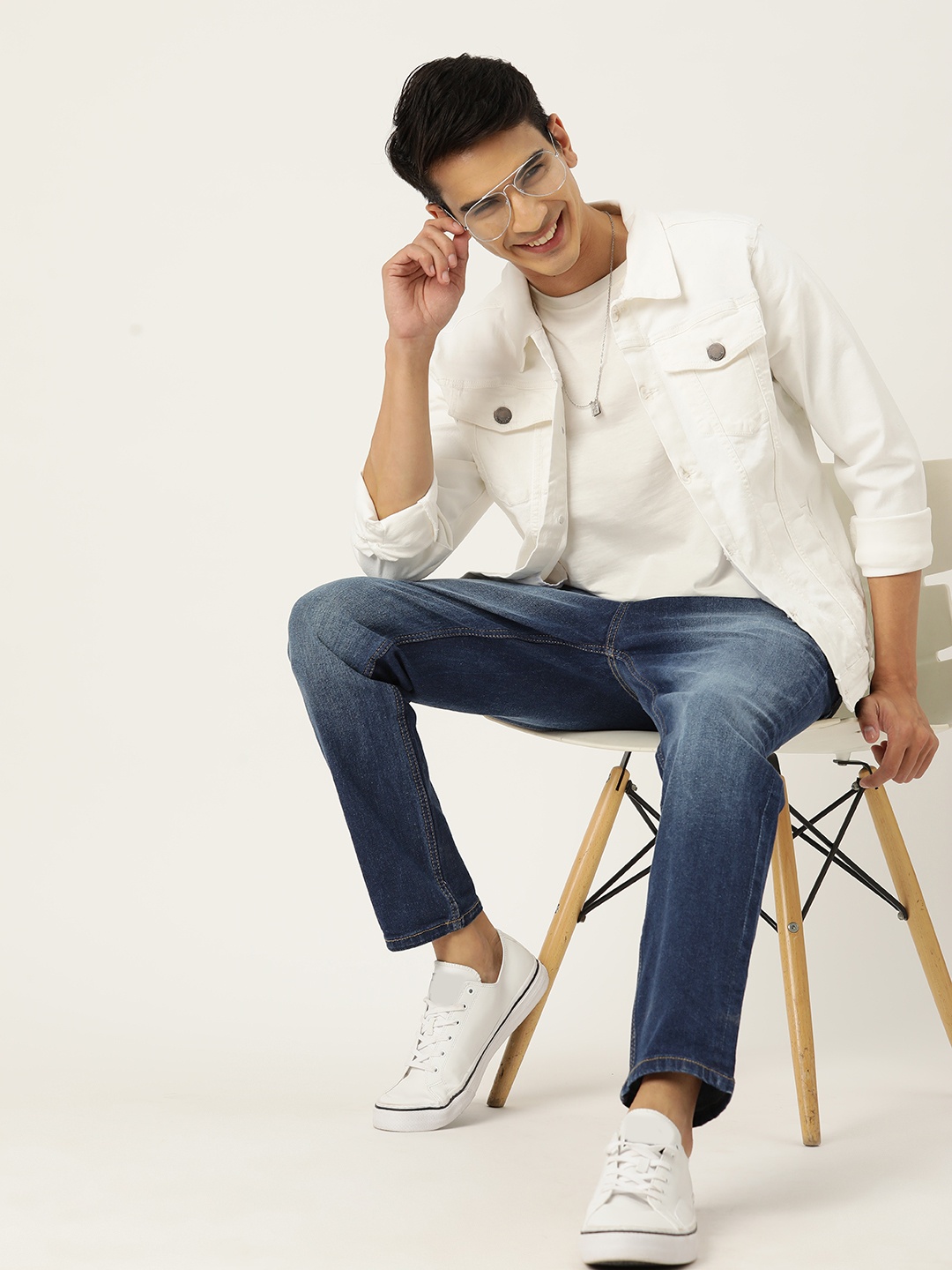 M&H Our Water Men Slim Tapered Fit Low Distress Light Fade Stretchable Jeans, Navy blue
M&H Our Water Men Slim Tapered Fit Low Distress Light Fade Stretchable Jeans, Navy blue
