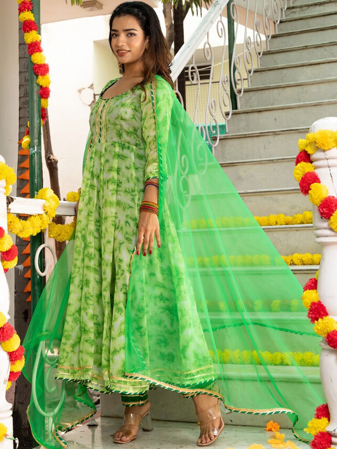 Indi INSIDE Printed Panelled Gotta Patti Pure Cotton Kurta With Trousers & Dupatta, Green
Indi INSIDE Printed Panelled Gotta Patti Pure Cotton Kurta With Trousers & Dupatta, Green