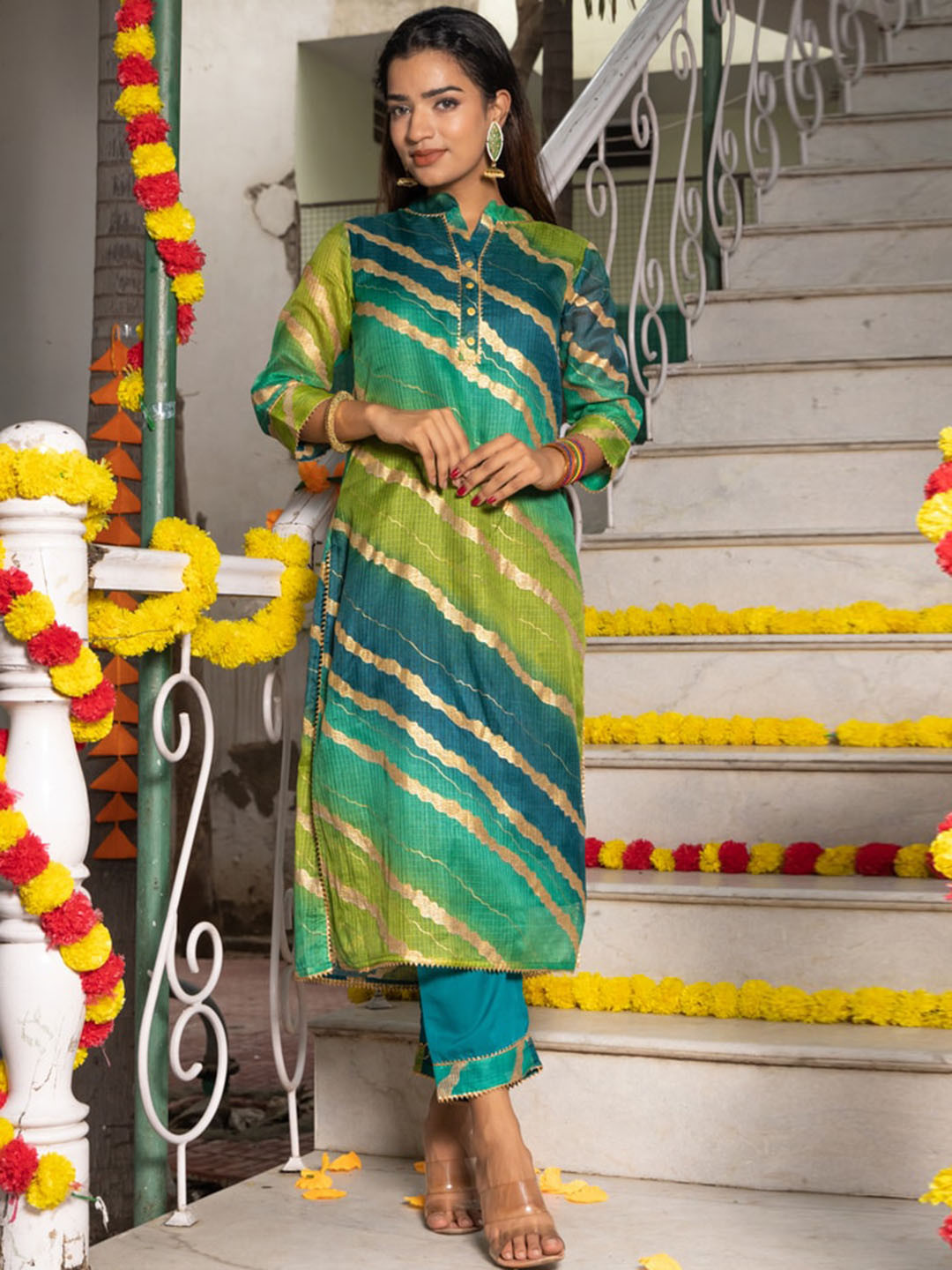 Indi INSIDE Leheriya Printed Regular Gotta Patti Pure Cotton Kurta With Trousers, Green
Indi INSIDE Leheriya Printed Regular Gotta Patti Pure Cotton Kurta With Trousers, Green