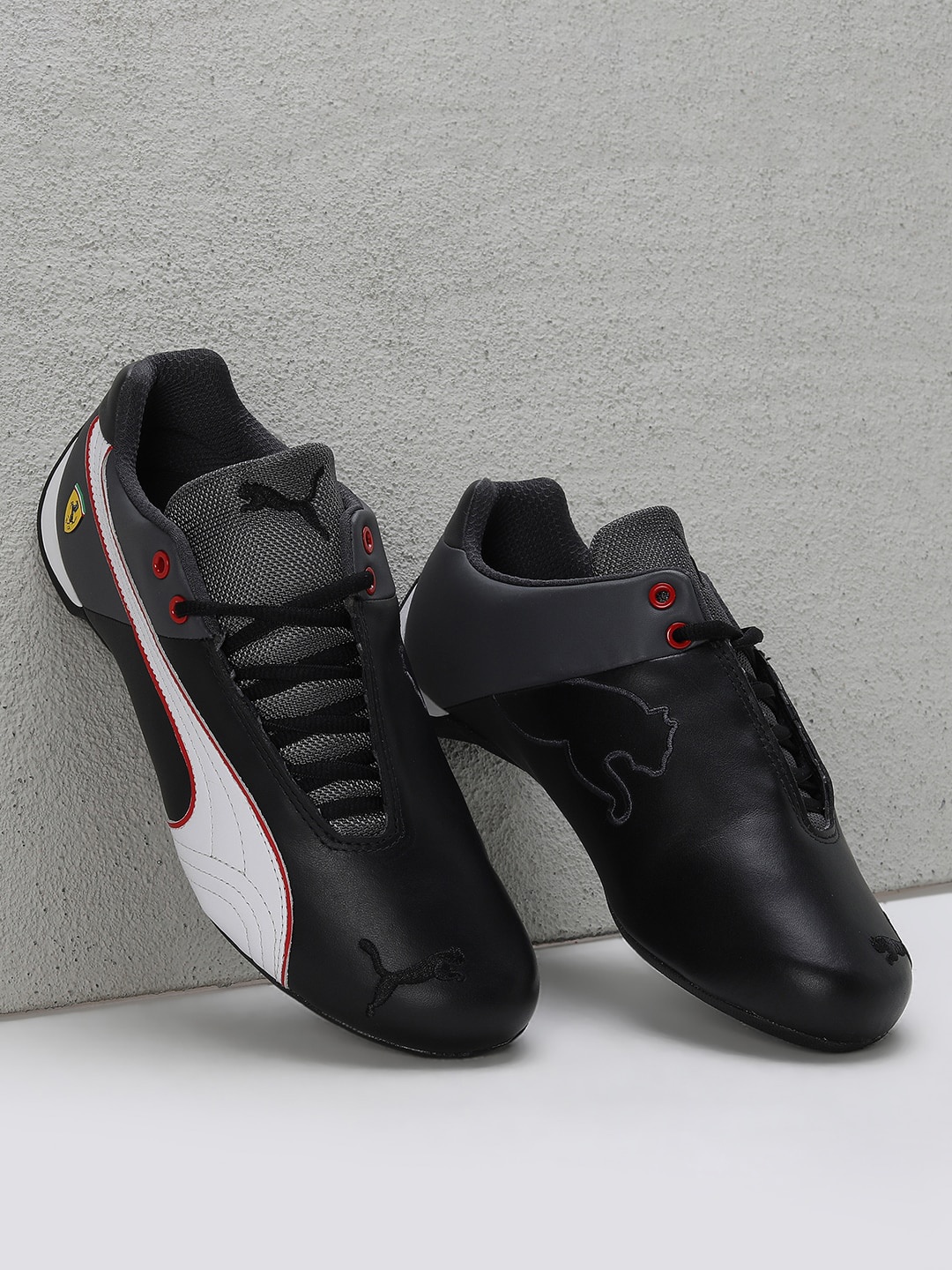 PUMA Motorsport Unisex Scuderia Ferrari Future Cat OG Motorsport Sneakers, Black
PUMA Motorsport Unisex Scuderia Ferrari Future Cat OG Motorsport Sneakers, Black