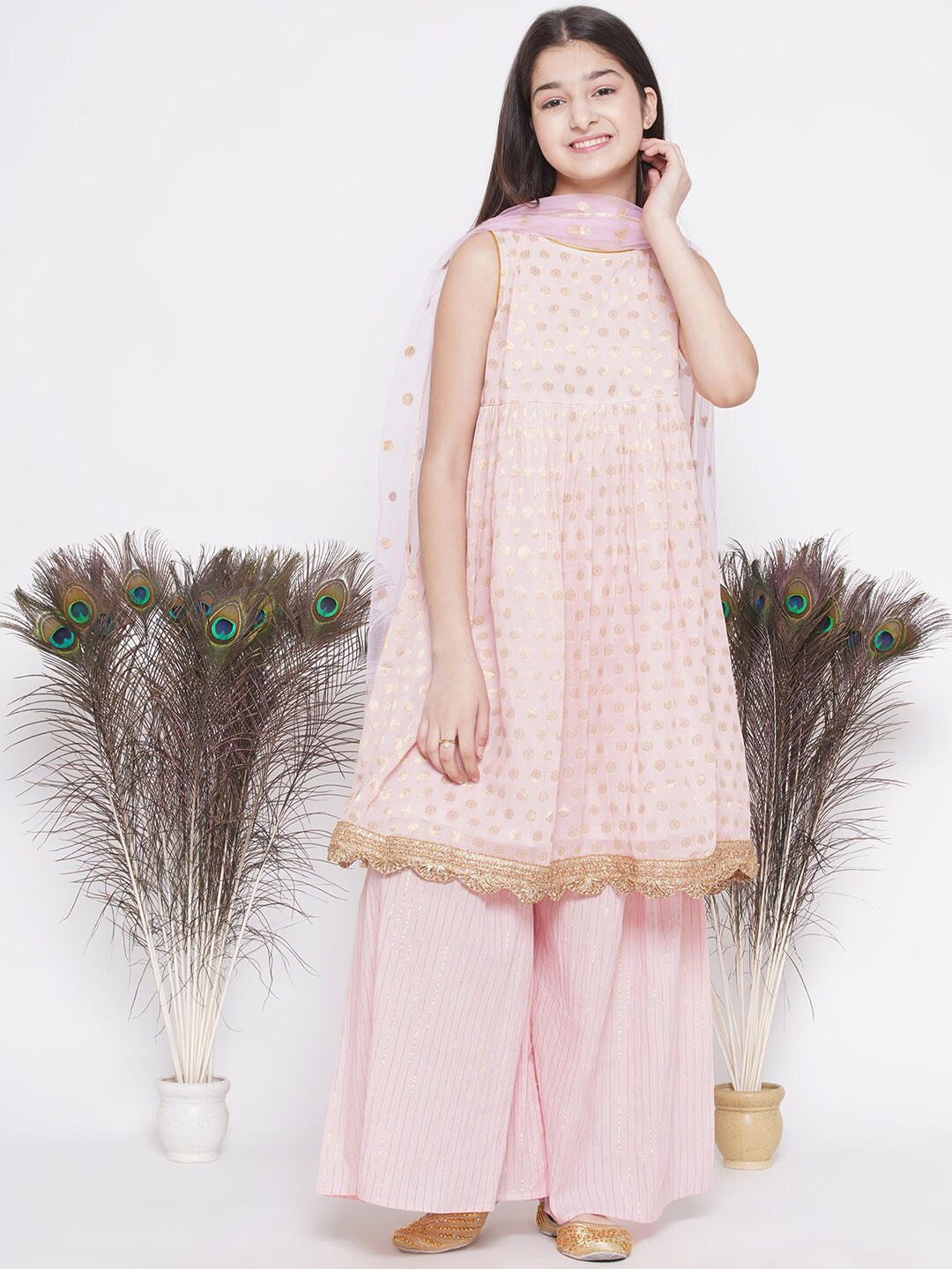 Little Bansi Girls Floral Woven Design Sequinned Empire Kurta With Sharara & Dupatta, Pink
Little Bansi Girls Floral Woven Design Sequinned Empire Kurta With Sharara & Dupatta, Pink
