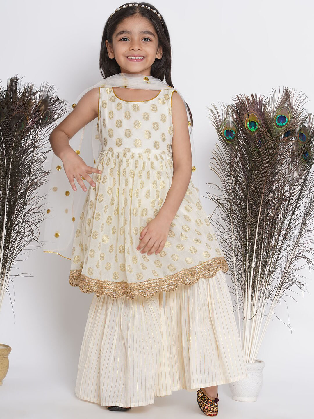 Little Bansi Girls Floral Woven Design Sequinned Empire Kurta With Sharara & Dupatta, Cream
Little Bansi Girls Floral Woven Design Sequinned Empire Kurta With Sharara & Dupatta, Cream