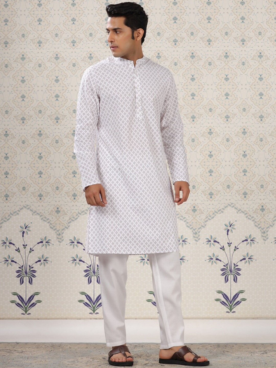 Ode by House of Pataudi Ethnic Motifs Printed Regular Pure Cotton Kurta With Pyjamas, White
Ode by House of Pataudi Ethnic Motifs Printed Regular Pure Cotton Kurta With Pyjamas, White
