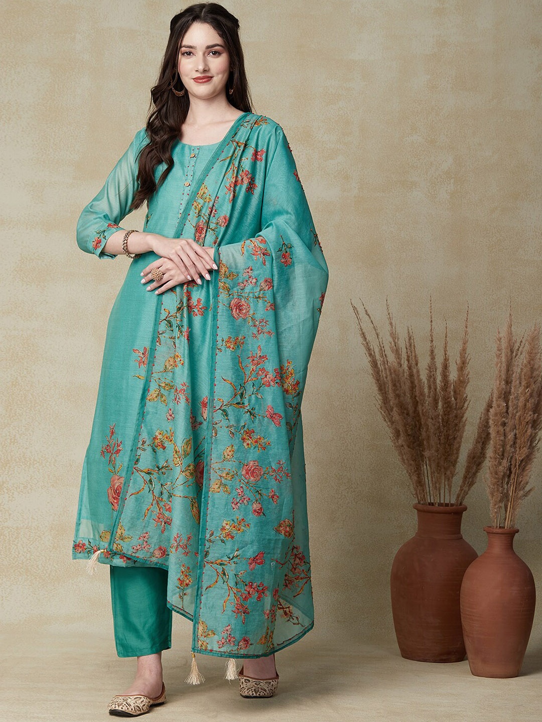 FASHOR Sea Green Floral Screen Printed Sequinned Detail Kurta with Trousers & Dupatta
FASHOR Sea Green Floral Screen Printed Sequinned Detail Kurta with Trousers & Dupatta