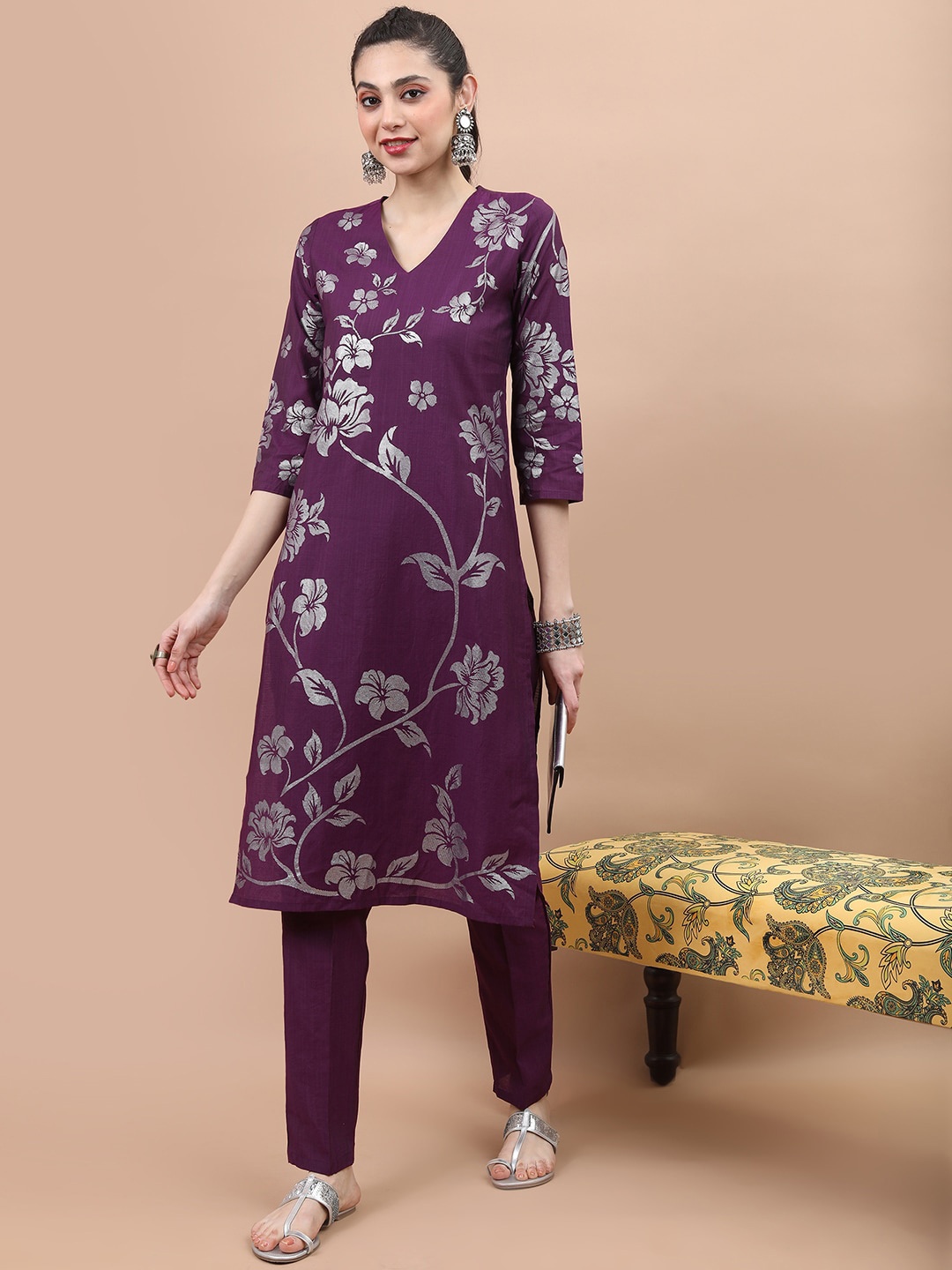 Vishudh Purple Floral Printed Kurta With Trousers