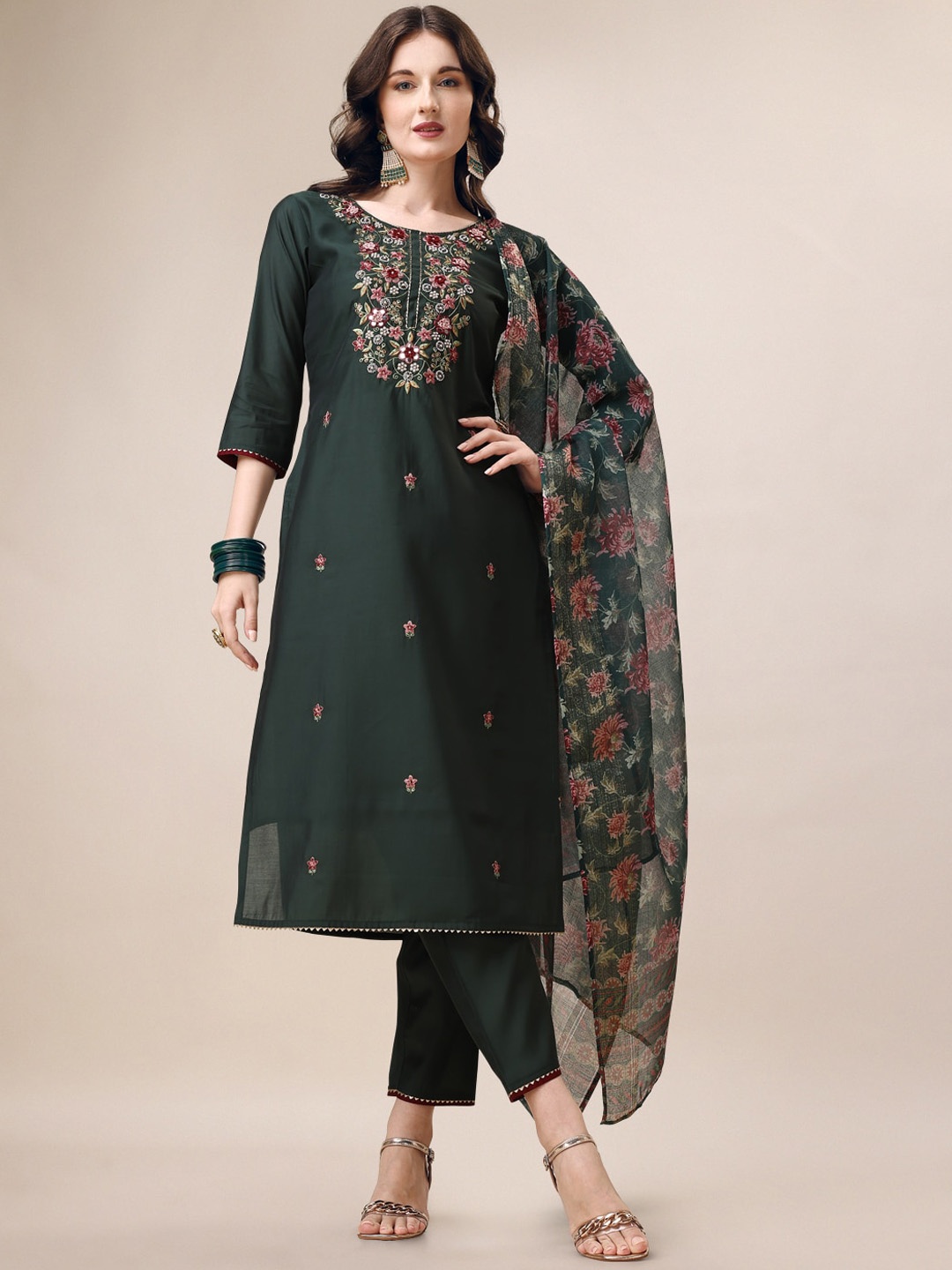 Berrylicious Floral Embroidered Chanderi Cotton Straight Kurta & Trousers with Dupatta, Green
Berrylicious Floral Embroidered Chanderi Cotton Straight Kurta & Trousers with Dupatta, Green