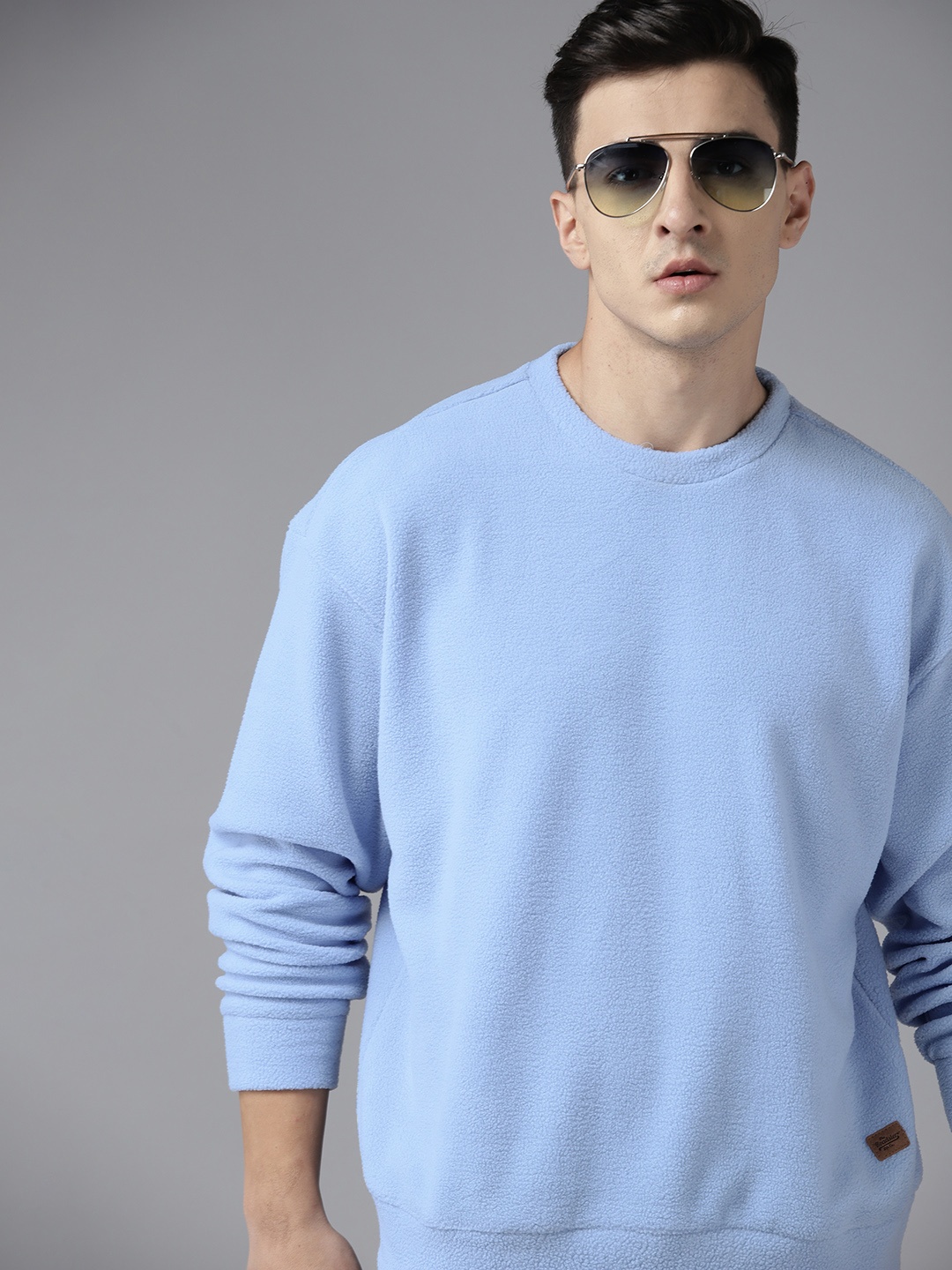 Roadster Men Solid Sweatshirt, Blue