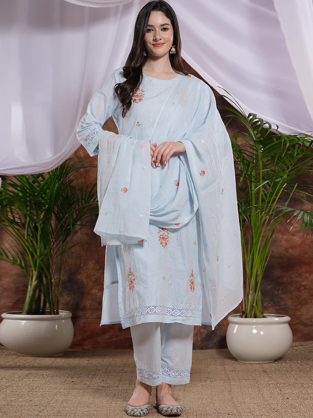 MESMORA FASHION Floral Embroidered Thread Work Pure Cotton Kurta with Trousers & Dupatta, Blue
MESMORA FASHION Floral Embroidered Thread Work Pure Cotton Kurta with Trousers & Dupatta, Blue