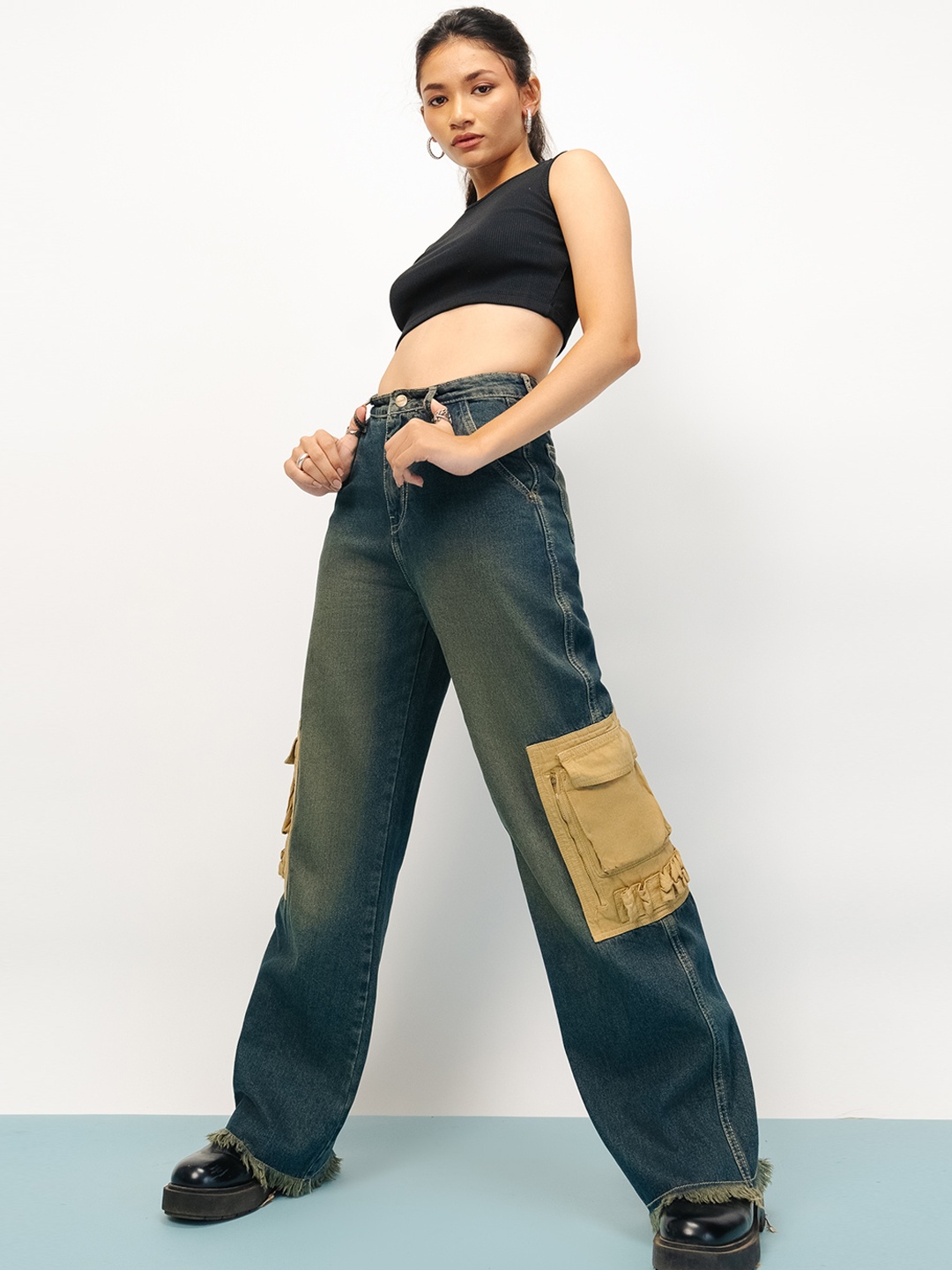FREAKINS Women Straight Fit Straight Fit High-Rise Heavy Fade Cargo Jeans, Navy blue
FREAKINS Women Straight Fit Straight Fit High-Rise Heavy Fade Cargo Jeans, Navy blue