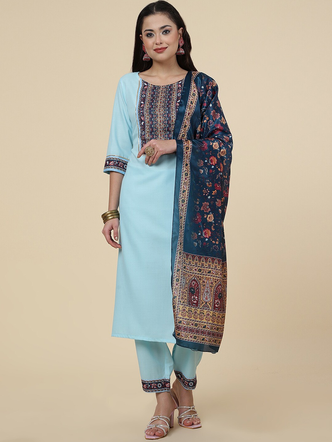 J Turritopsis Floral Printed Yoke Design Straight Kurta With Trousers & Dupatta, Blue
J Turritopsis Floral Printed Yoke Design Straight Kurta With Trousers & Dupatta, Blue
