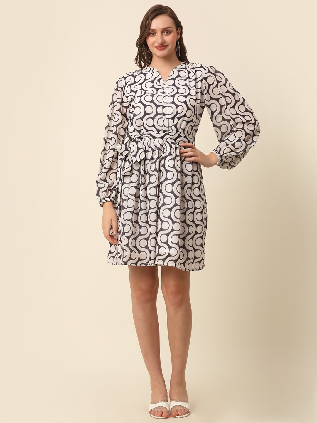 plusS White & Black Monochrome Geometric Printed Puff Sleeves Gathered Fit & Flare Dress
plusS White & Black Monochrome Geometric Printed Puff Sleeves Gathered Fit & Flare Dress