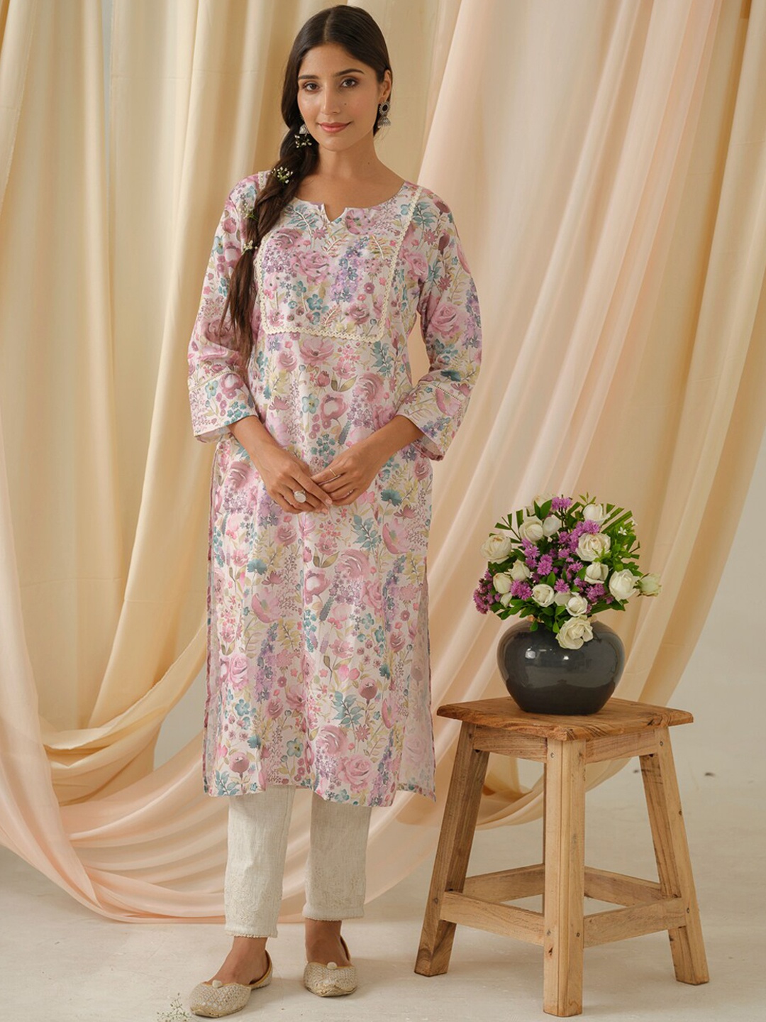 Ishin Floral Printed Linen Notched Neck Thread Work Kurta, White
