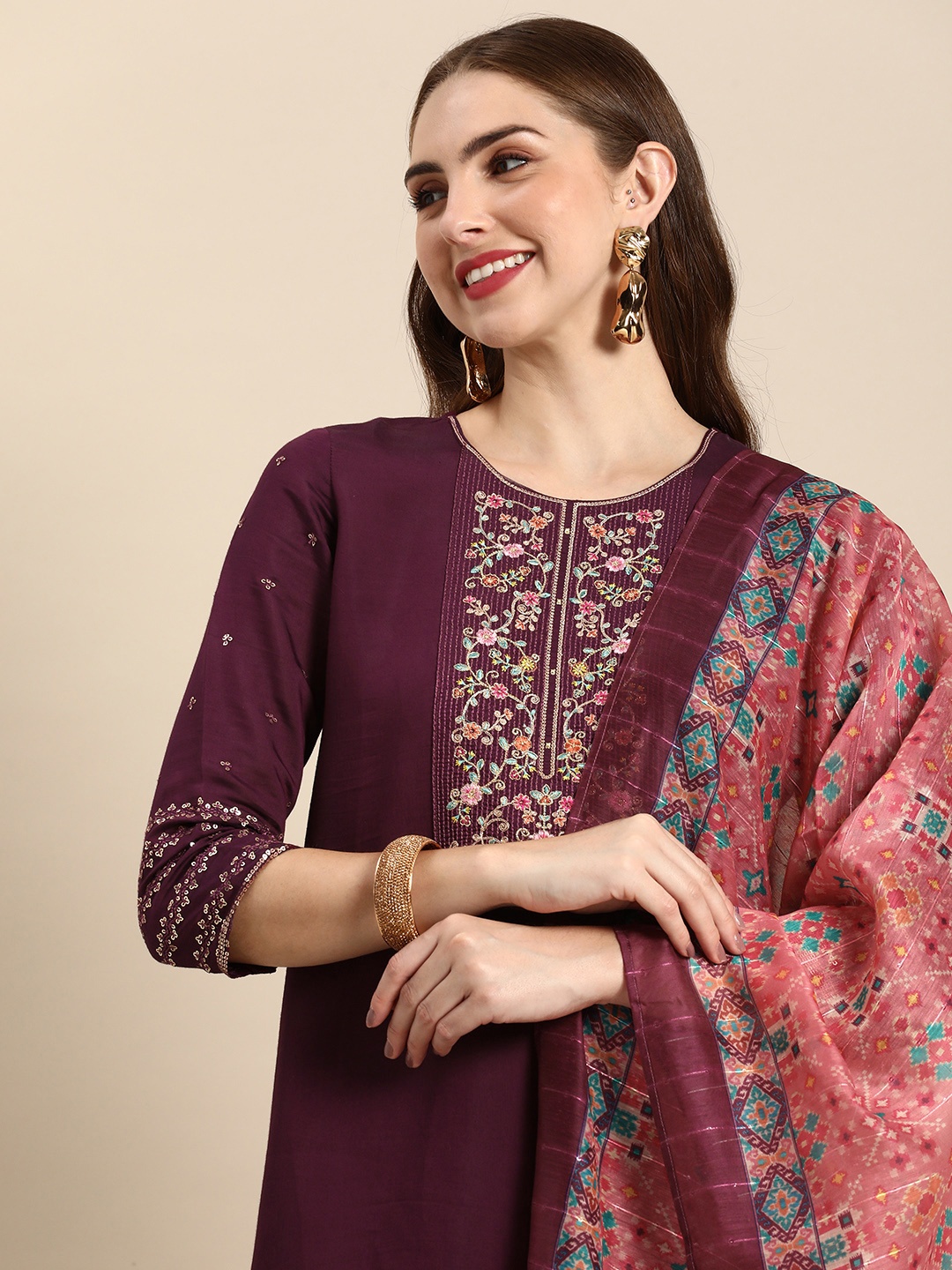 all about you Women Floral Embroidered Regular Kurta with Trousers & With Dupatta, Purple
all about you Women Floral Embroidered Regular Kurta with Trousers & With Dupatta, Purple