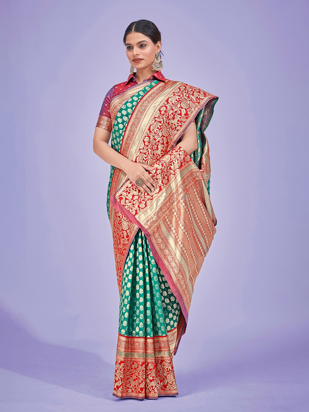 MONJOLIKA FASHION Ethnic Motif Zari Silk Blend Kanjeevaram Saree With Blouse Piece, Green
MONJOLIKA FASHION Ethnic Motif Zari Silk Blend Kanjeevaram Saree With Blouse Piece, Green