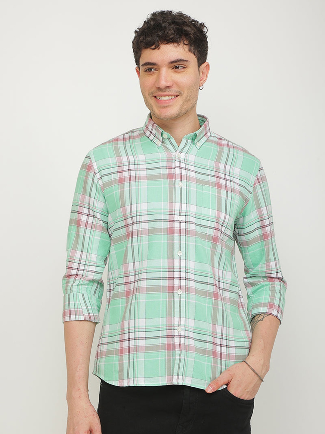 Snitch Green & White Classic Slim Fit Tartan Checks Opaque Checked Cotton Casual Shirt
Snitch Green & White Classic Slim Fit Tartan Checks Opaque Checked Cotton Casual Shirt
