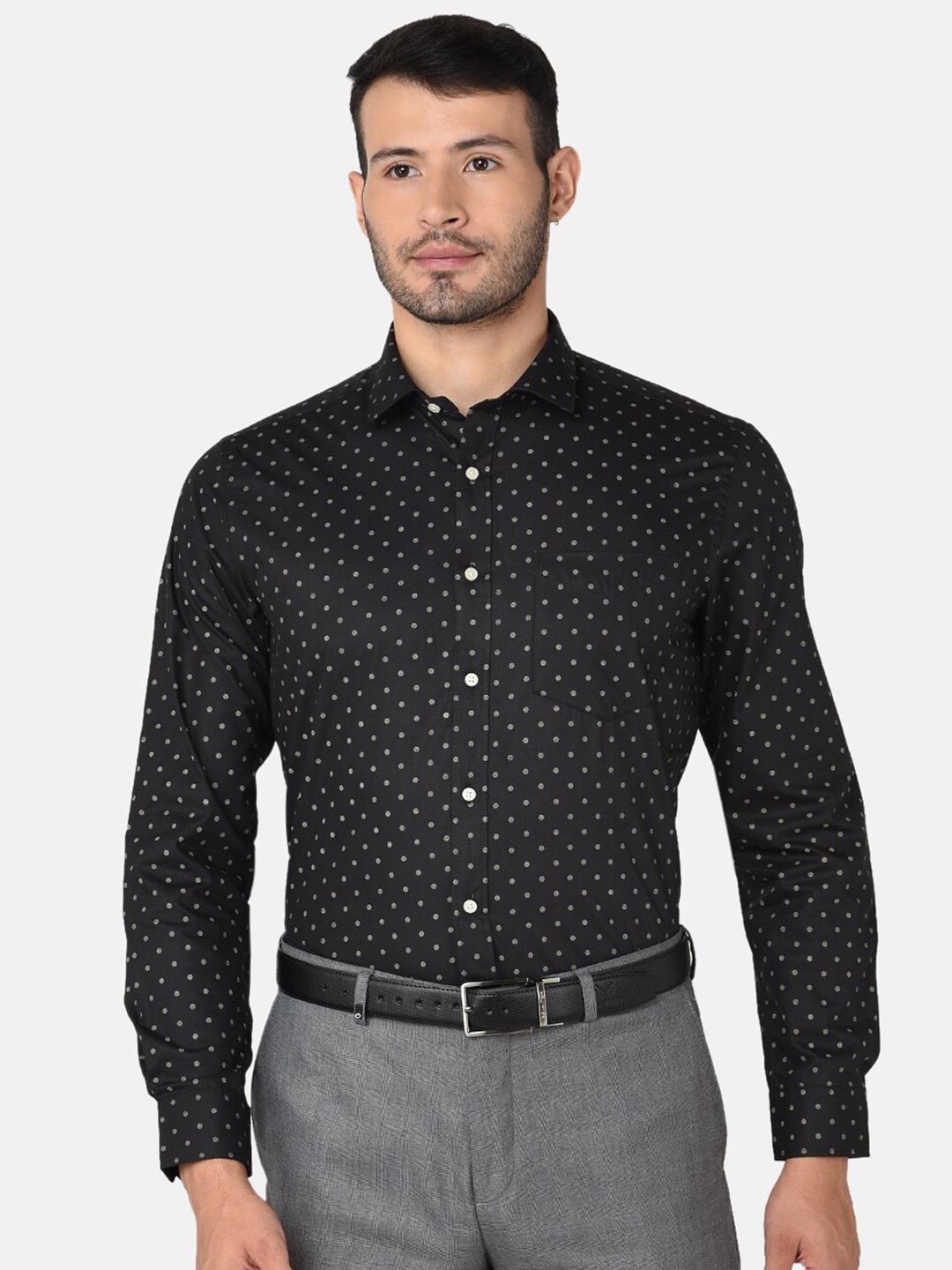 INSPIRO Classic Spread Collar Geometric printed Slim Fit Opaque Formal Cotton Shirt, Black
INSPIRO Classic Spread Collar Geometric printed Slim Fit Opaque Formal Cotton Shirt, Black