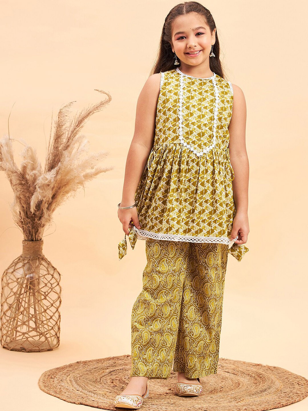 Stylo Bug Girls Geometric Printed Gotta Patti Pure Cotton Kurta with Palazzos, Mustard
Stylo Bug Girls Geometric Printed Gotta Patti Pure Cotton Kurta with Palazzos, Mustard