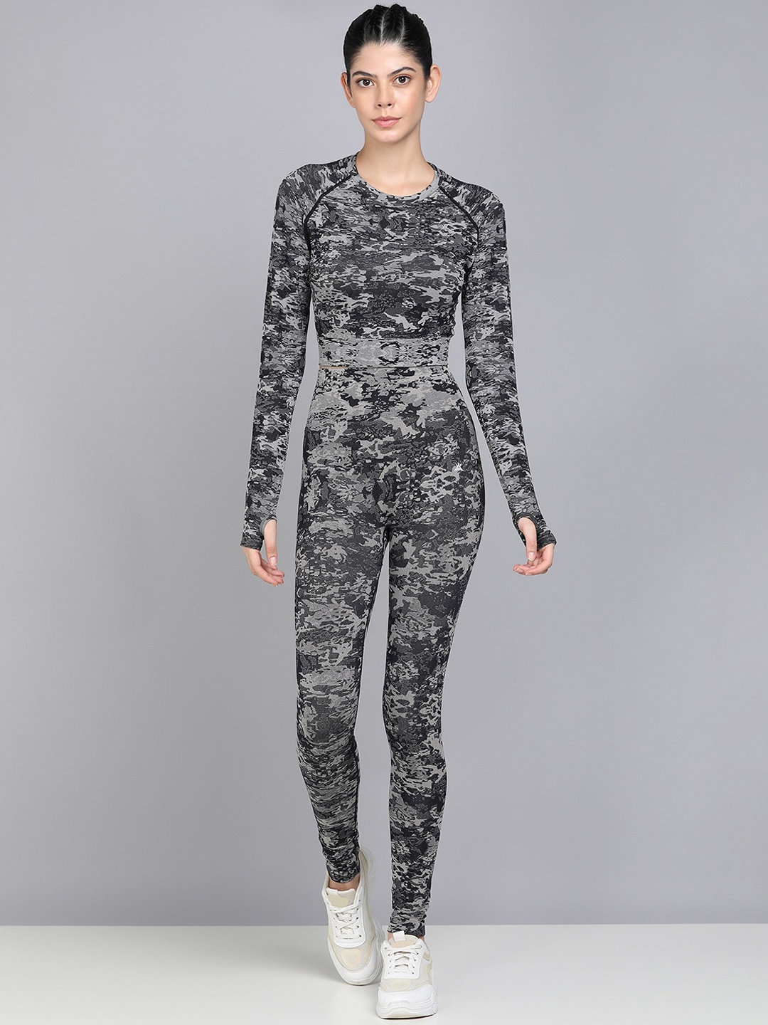 KOBO Camouflage Printed Sweat Wicking Long Sleeves Sport Top & Tights Tracksuit, Black
KOBO Camouflage Printed Sweat Wicking Long Sleeves Sport Top & Tights Tracksuit, Black