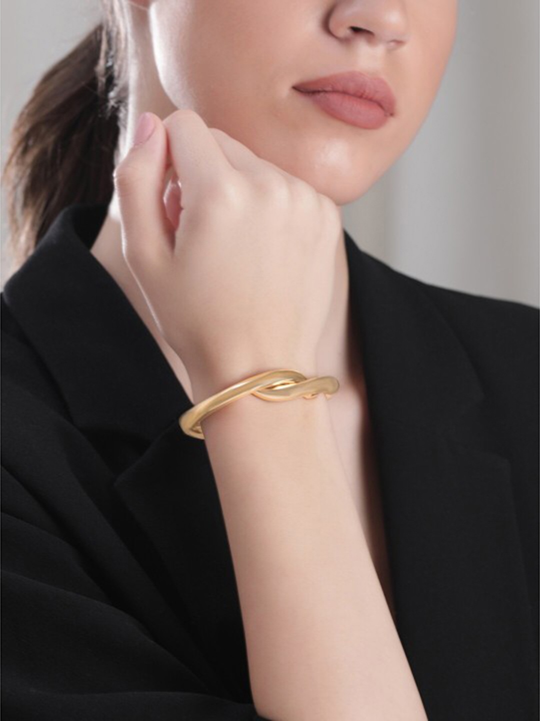 Rubans Voguish 18k Gold Plated Tarnish-Free Waterproof Demi-Fine Bangle-Style Bracelet
Rubans Voguish 18k Gold Plated Tarnish-Free Waterproof Demi-Fine Bangle-Style Bracelet