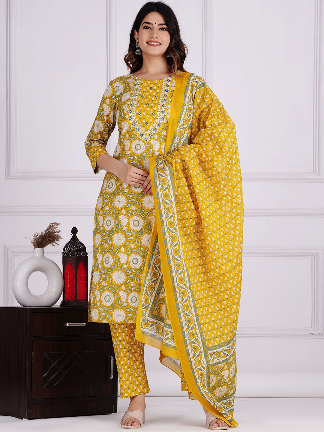 JAIPURI COLLECTION Floral Printed Round Neck Thread Work Cotton Kurta Set With Dupatta, Yellow
JAIPURI COLLECTION Floral Printed Round Neck Thread Work Cotton Kurta Set With Dupatta, Yellow