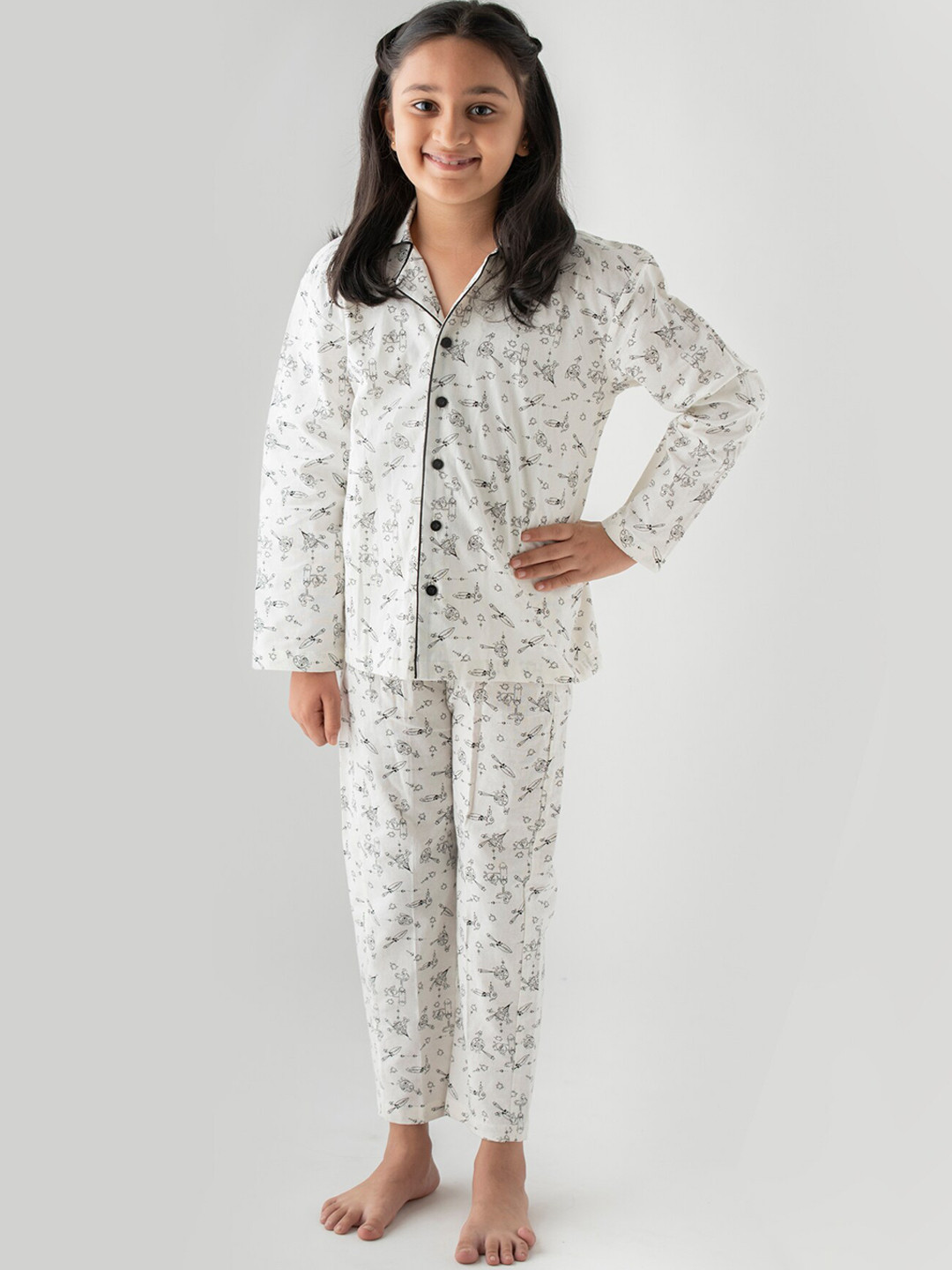 Little Musketeer Girls Conversational Printed Pure Cotton Shirt With Pyjamas, White 
Little Musketeer Girls Conversational Printed Pure Cotton Shirt With Pyjamas, White