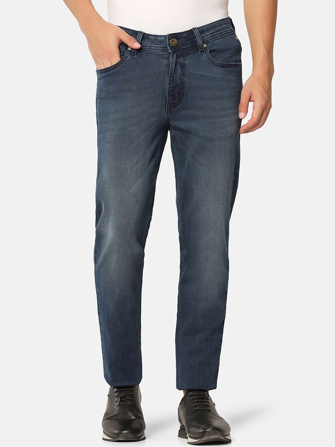 Blackberrys Men Buff Fit Slim Fit Low-Rise Light Fade Clean Look Stretchable Jeans, Blue
Blackberrys Men Buff Fit Slim Fit Low-Rise Light Fade Clean Look Stretchable Jeans, Blue