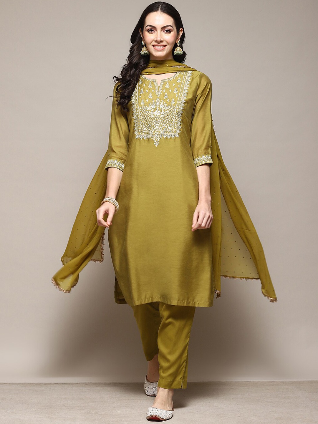 Biba Thread Work Detailed Straight Kurta & Trousers with Dupatta, Lime green
Biba Thread Work Detailed Straight Kurta & Trousers with Dupatta, Lime green