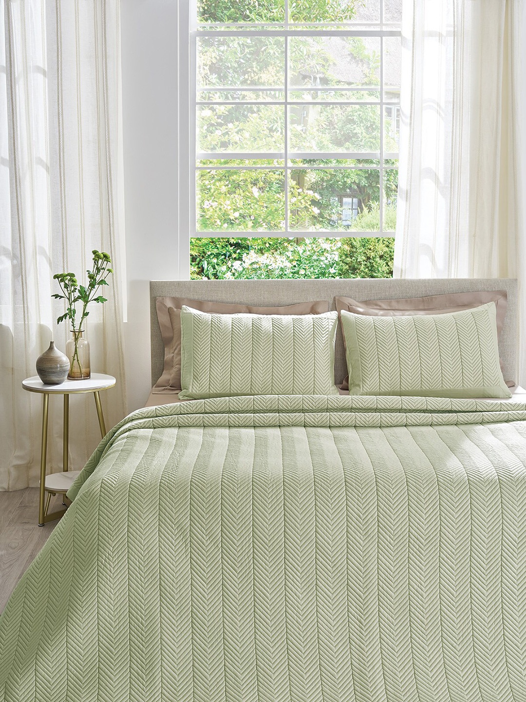 DDecor Light Green Embroidered Cotton 210 TC Double Bed Comforter With 2 Pillow Covers
DDecor Light Green Embroidered Cotton 210 TC Double Bed Comforter With 2 Pillow Covers