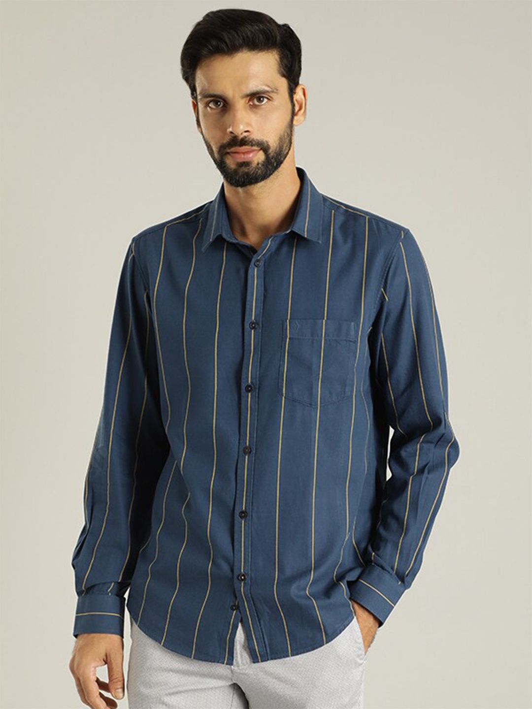 Indian Terrain Classic Slim Fit Vertical Striped Pure Cotton Casual Shirt, Navy blue
Indian Terrain Classic Slim Fit Vertical Striped Pure Cotton Casual Shirt, Navy blue