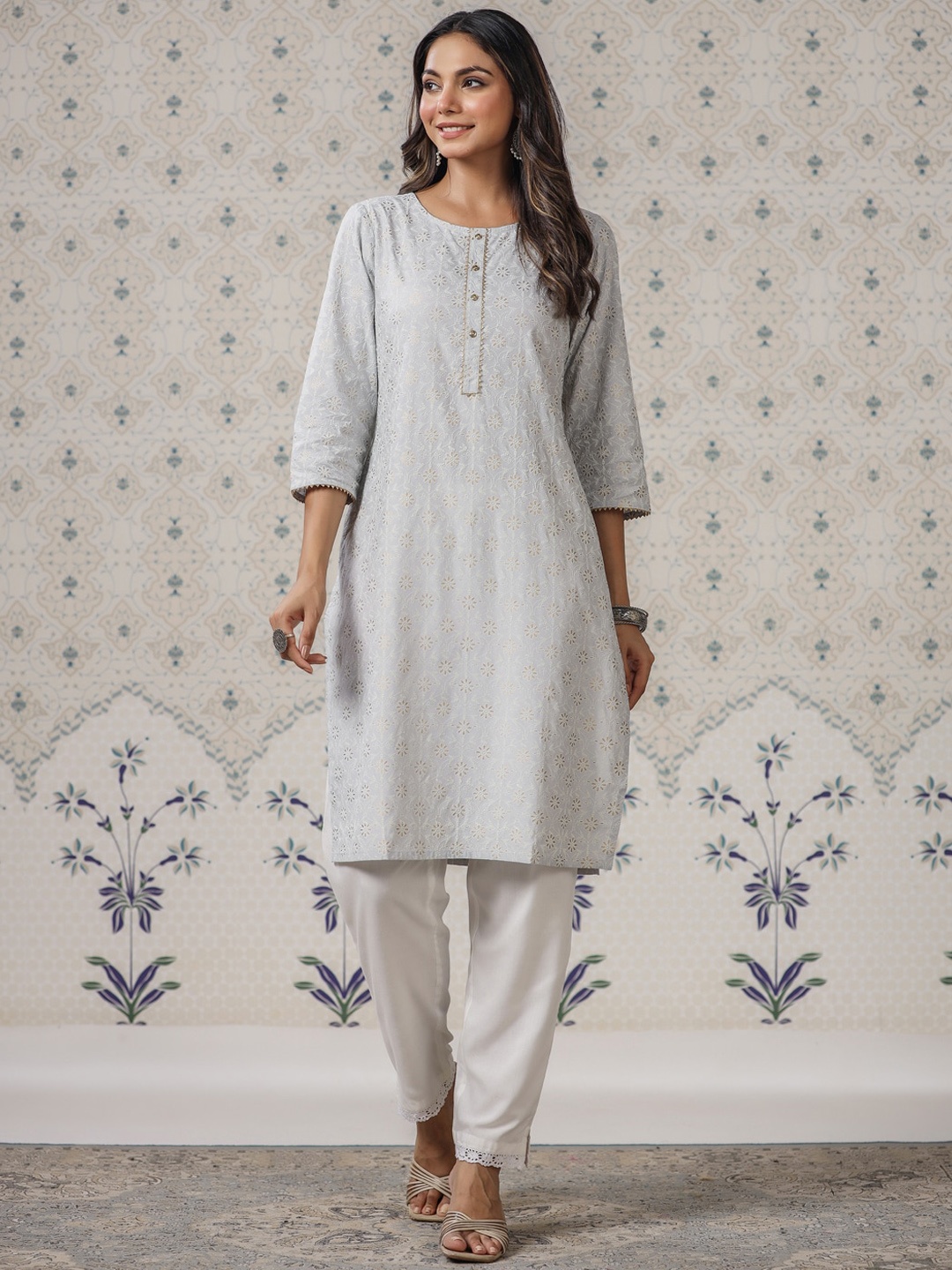 Ode by House of Pataudi Floral Embroidered Straight Kurta, Blue