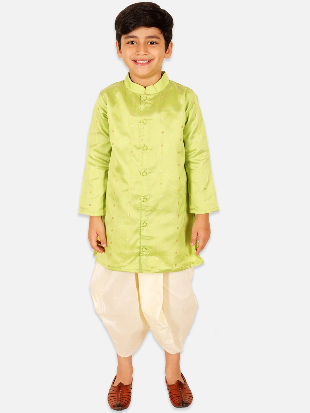 BownBee Boys Mandarin Collar Ethnic Motifs Zari Detail Woven Design Kurta with Dhoti Pants, Green
BownBee Boys Mandarin Collar Ethnic Motifs Zari Detail Woven Design Kurta with Dhoti Pants, Green