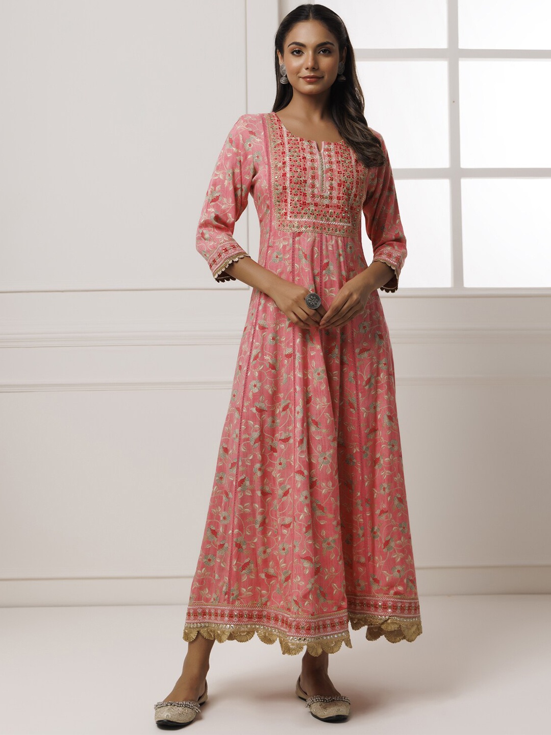 Geroo Jaipur Floral Printed Round Neck Embroidered Pure Cotton A-Line Midi Ethnic Dress, Pink
Geroo Jaipur Floral Printed Round Neck Embroidered Pure Cotton A-Line Midi Ethnic Dress, Pink