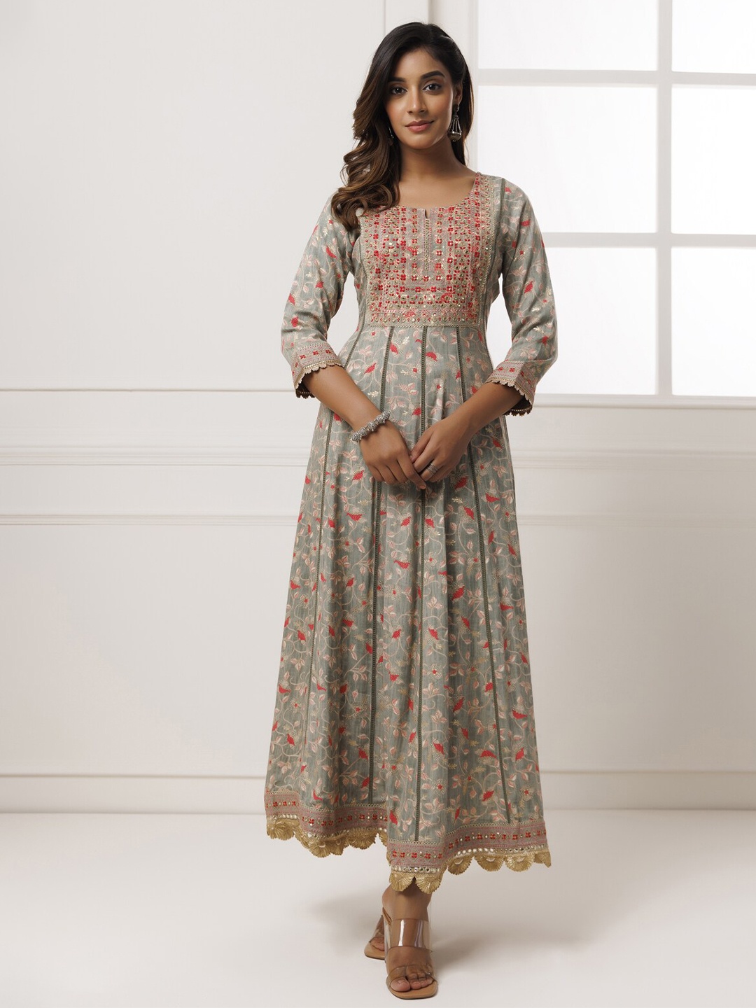 Geroo Jaipur Floral Printed Embroidered Cotton Fit & Flare Ethnic Dress, Grey
Geroo Jaipur Floral Printed Embroidered Cotton Fit & Flare Ethnic Dress, Grey
