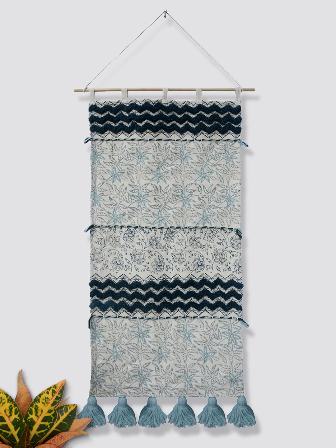 Art Avenue Rapid Off White & Blue Ethnic Motifs Printed Cotton Tapaestry Wall Decor
Art Avenue Rapid Off White & Blue Ethnic Motifs Printed Cotton Tapaestry Wall Decor